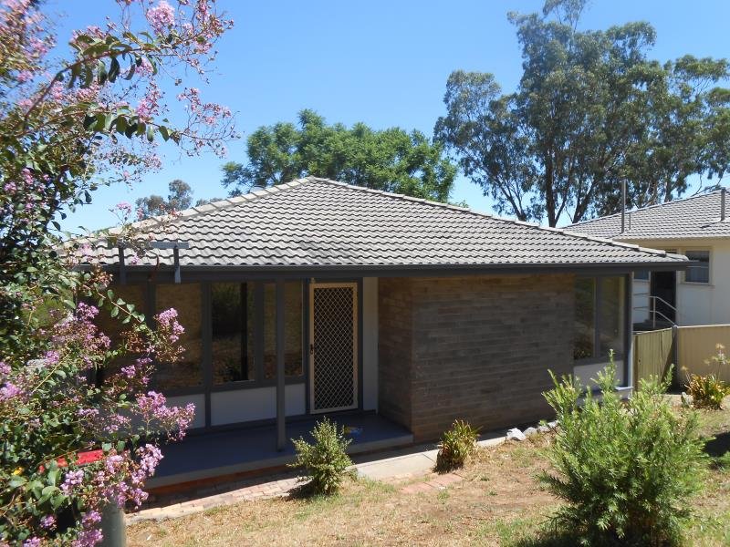 21 Mountview Crescent TAMWORTH 1