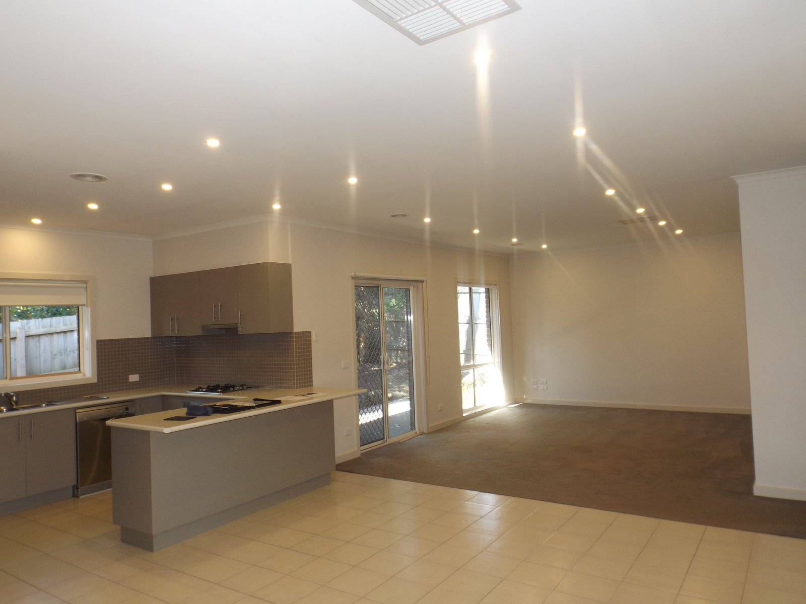 Gallery: 2/1 Murra Court