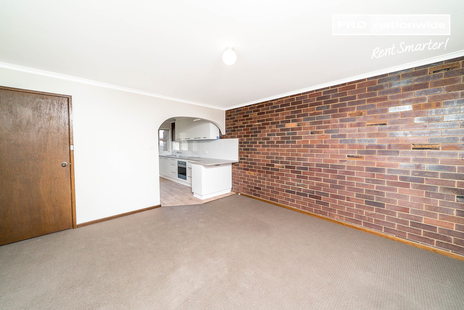 2/1 Nicholi Crescent LAKE ALBERT 4