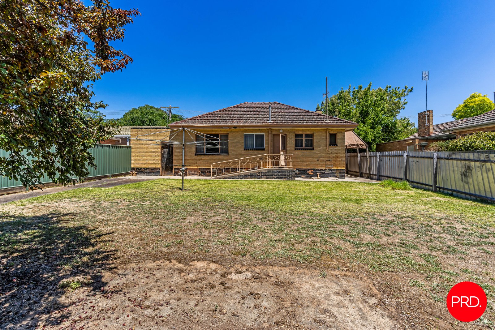 21 Nish Street FLORA HILL 9