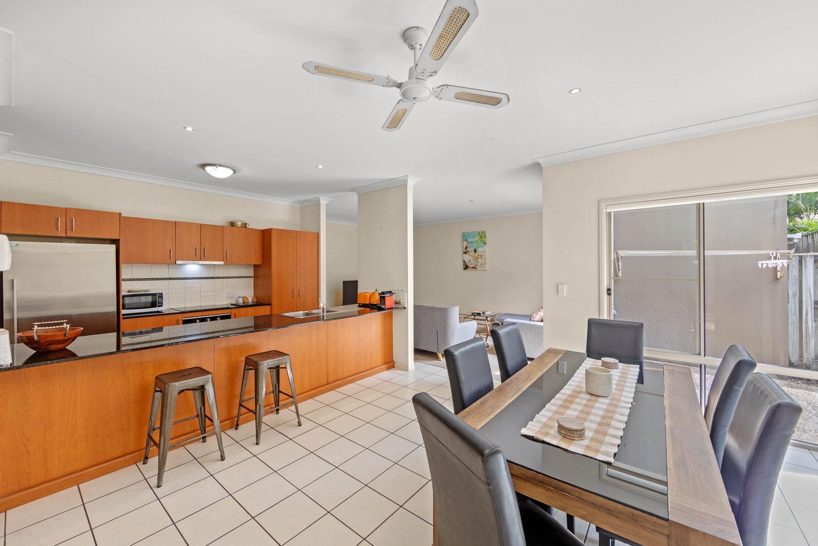 2/1 North Shore Avenue VARSITY LAKES 2