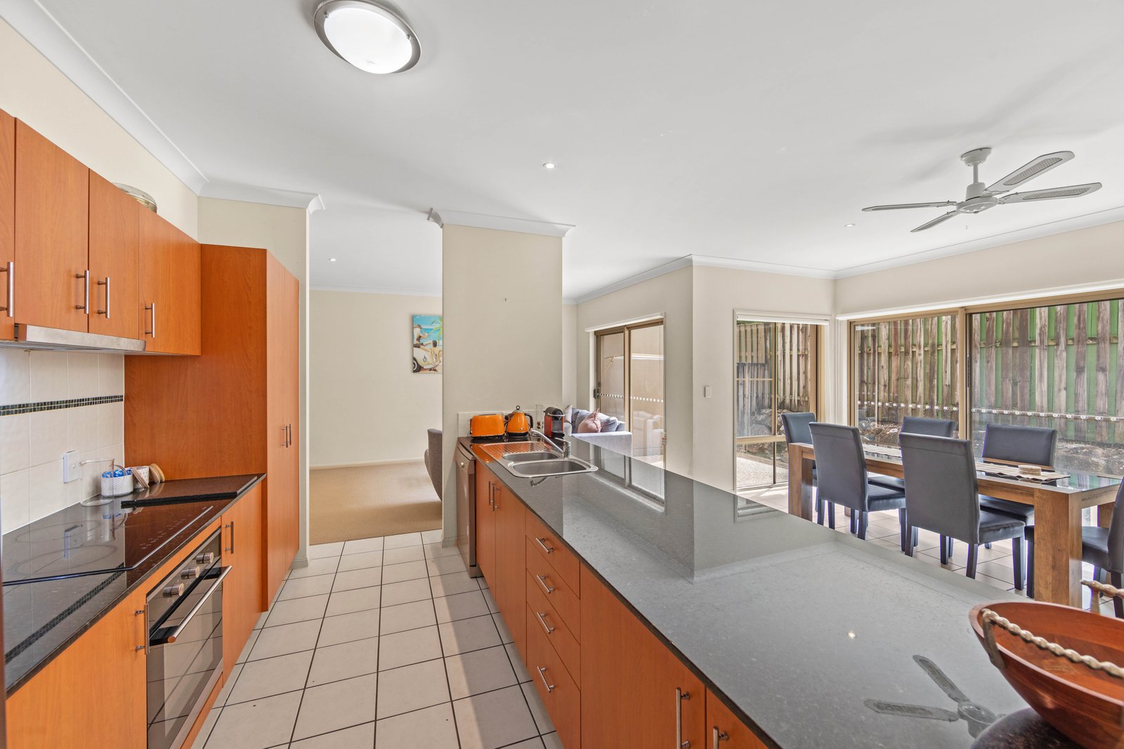 2/1 North Shore Avenue VARSITY LAKES 4