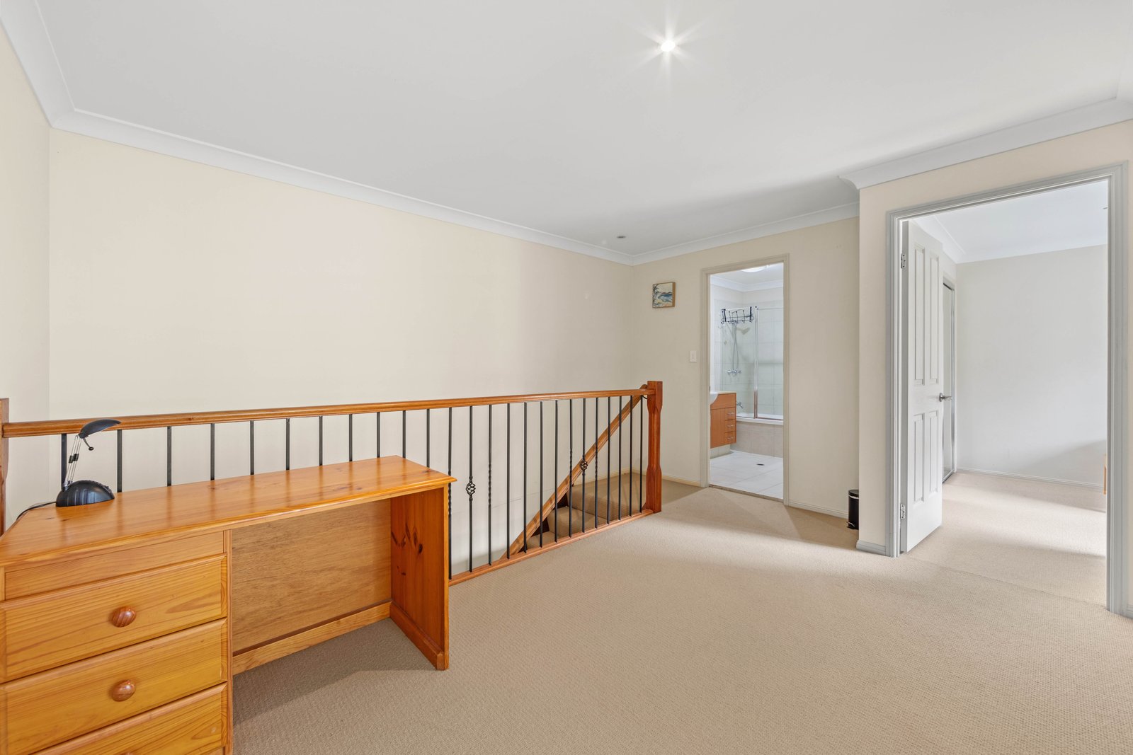 2/1 North Shore Avenue VARSITY LAKES 11