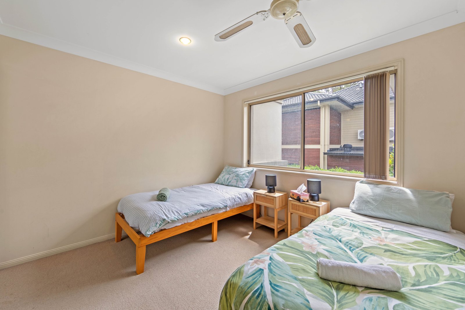 2/1 North Shore Avenue VARSITY LAKES 13