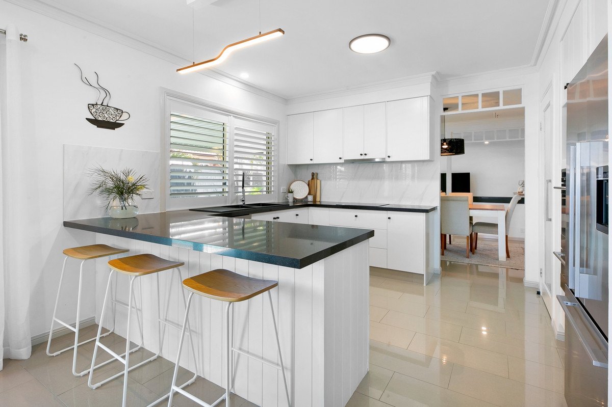 21 Nuthatch Street BURLEIGH WATERS 5