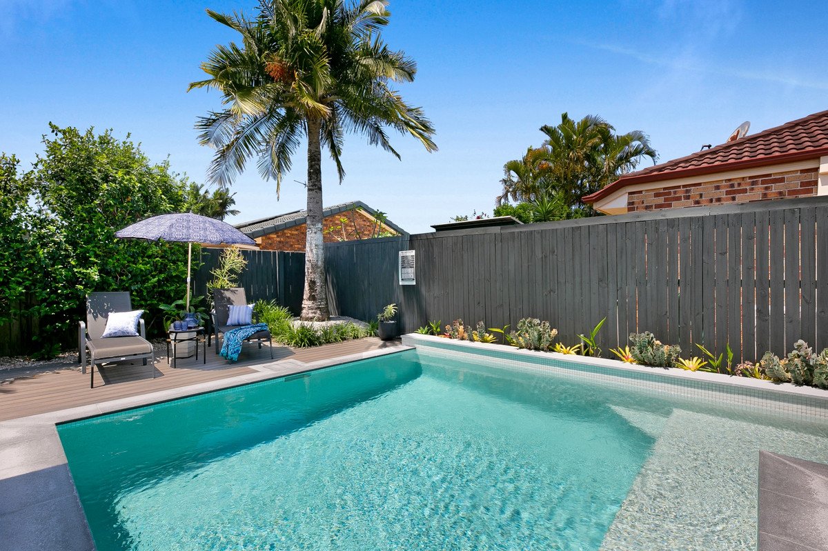 21 Nuthatch Street BURLEIGH WATERS 22