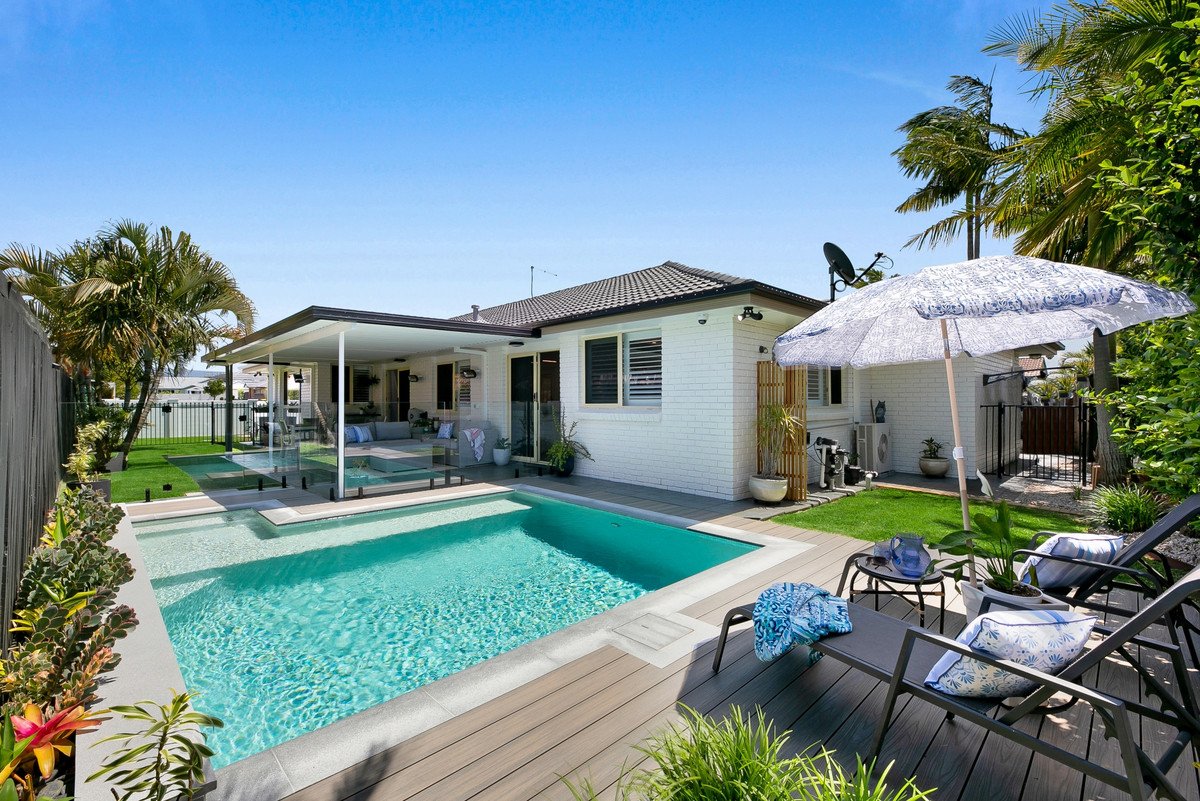 21 Nuthatch Street BURLEIGH WATERS 23