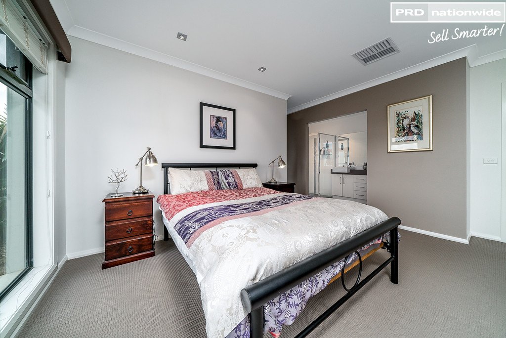 21 Osterley Street BOURKELANDS 7