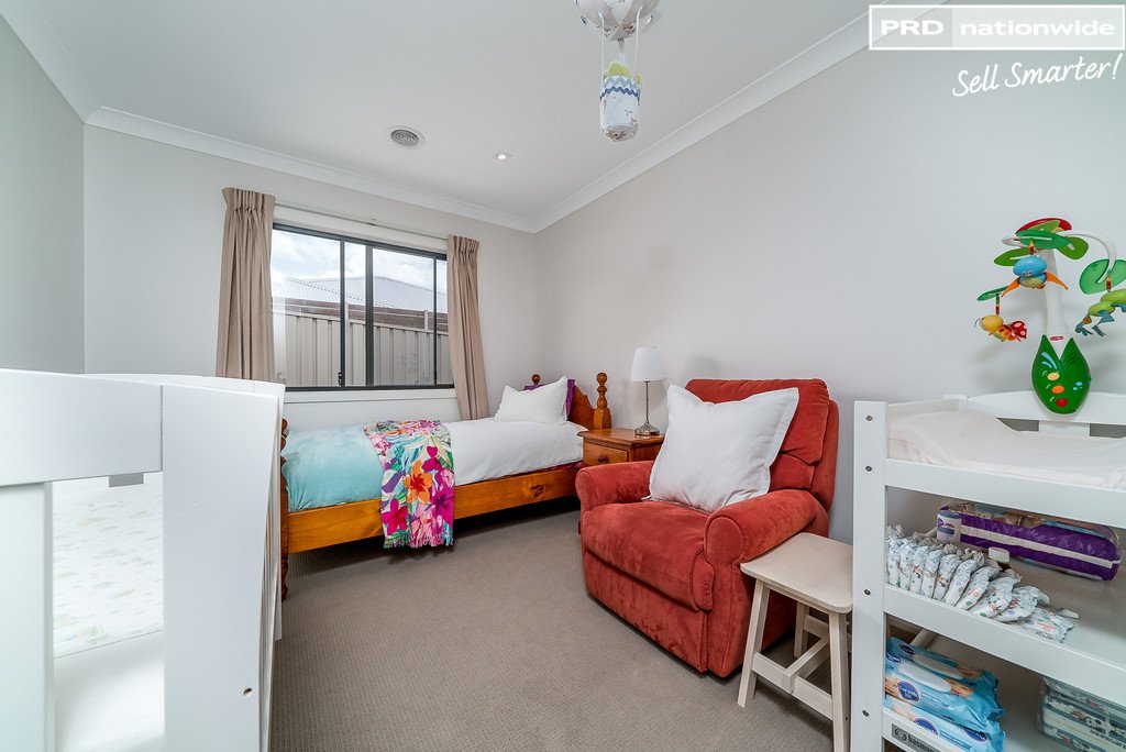 21 Osterley Street BOURKELANDS 11