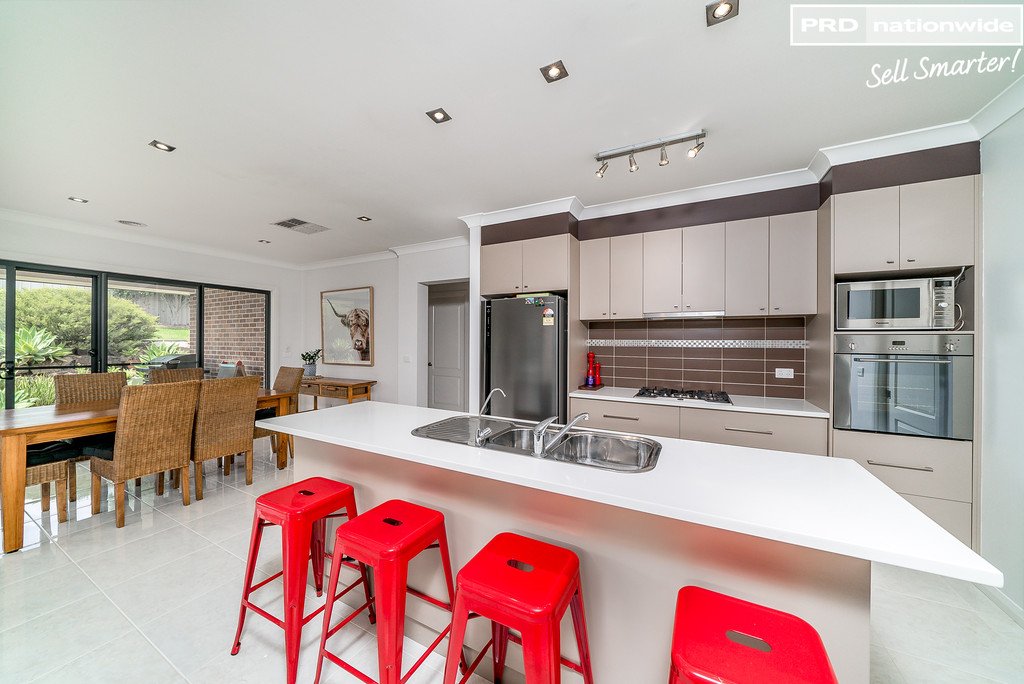 21 Osterley Street BOURKELANDS 16