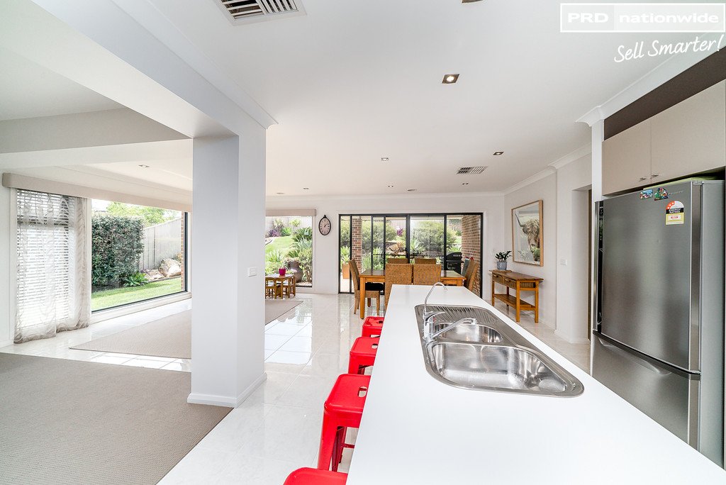 21 Osterley Street BOURKELANDS 17