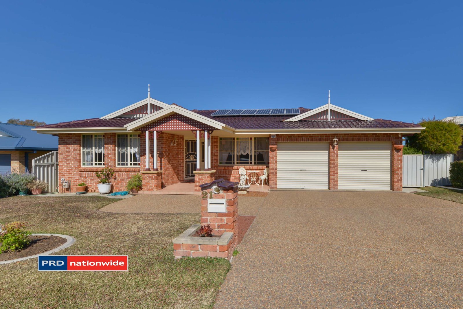 21 Overlanders Way TAMWORTH 1