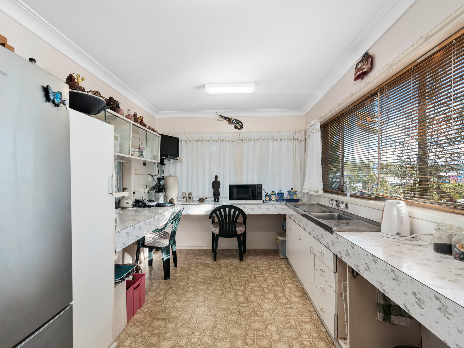 21 Page Parade BURLEIGH HEADS 5