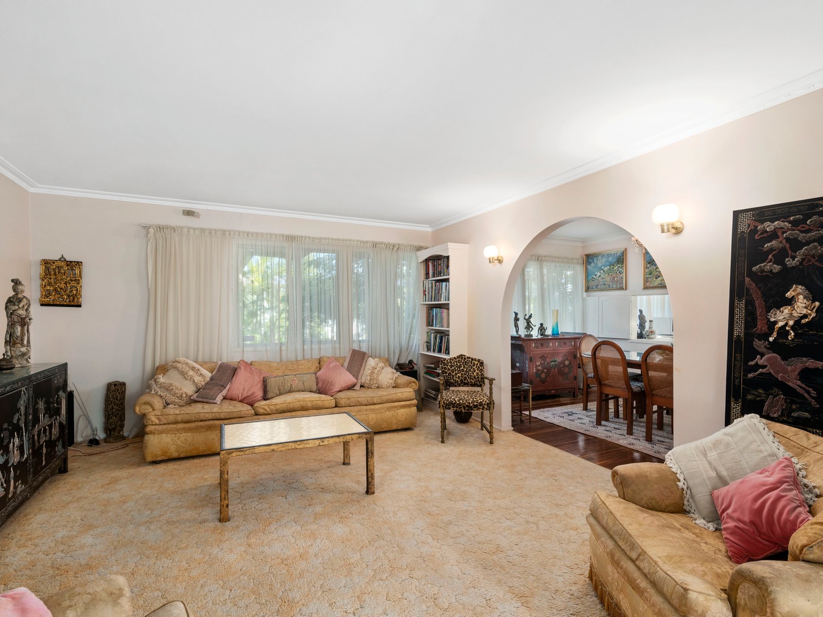 21 Page Parade BURLEIGH HEADS 6