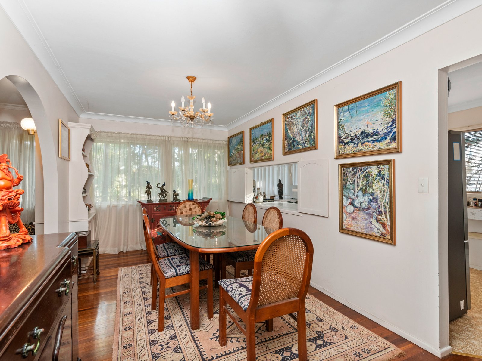 21 Page Parade BURLEIGH HEADS 7