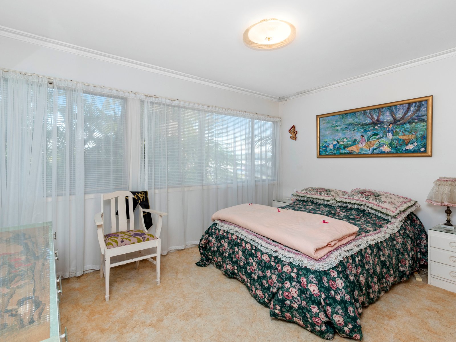 21 Page Parade BURLEIGH HEADS 9
