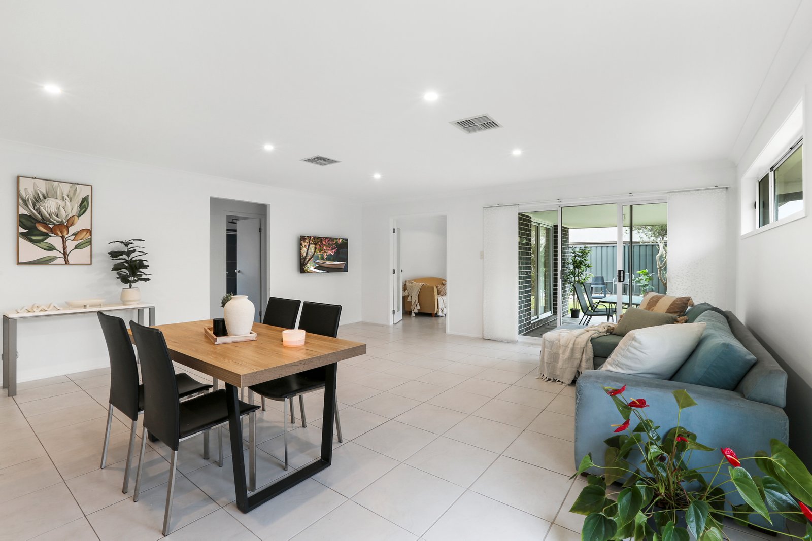 21 Peninsula Avenue HAYWARDS BAY 5