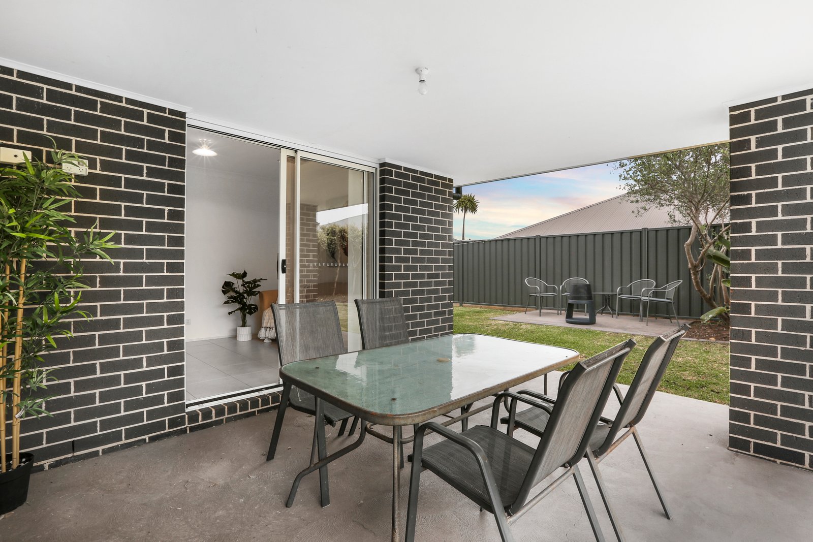 21 Peninsula Avenue HAYWARDS BAY 10