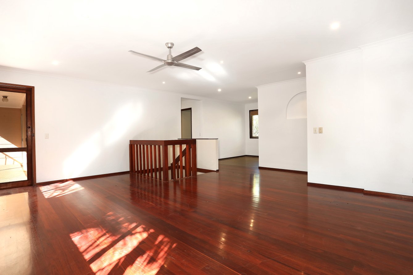 21 Pinaroo Crescent ASHMORE 2