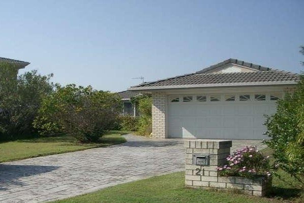 21 Placid Court VARSITY LAKES 1