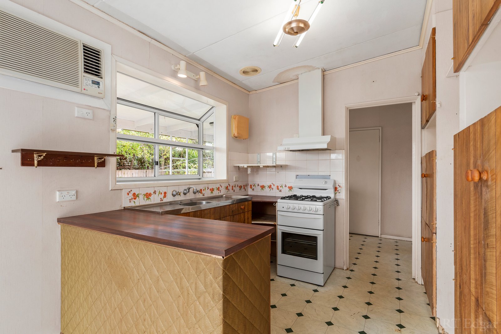 Real Estate and Property in 21 Presidents Avenue, Ocean Grove, VIC