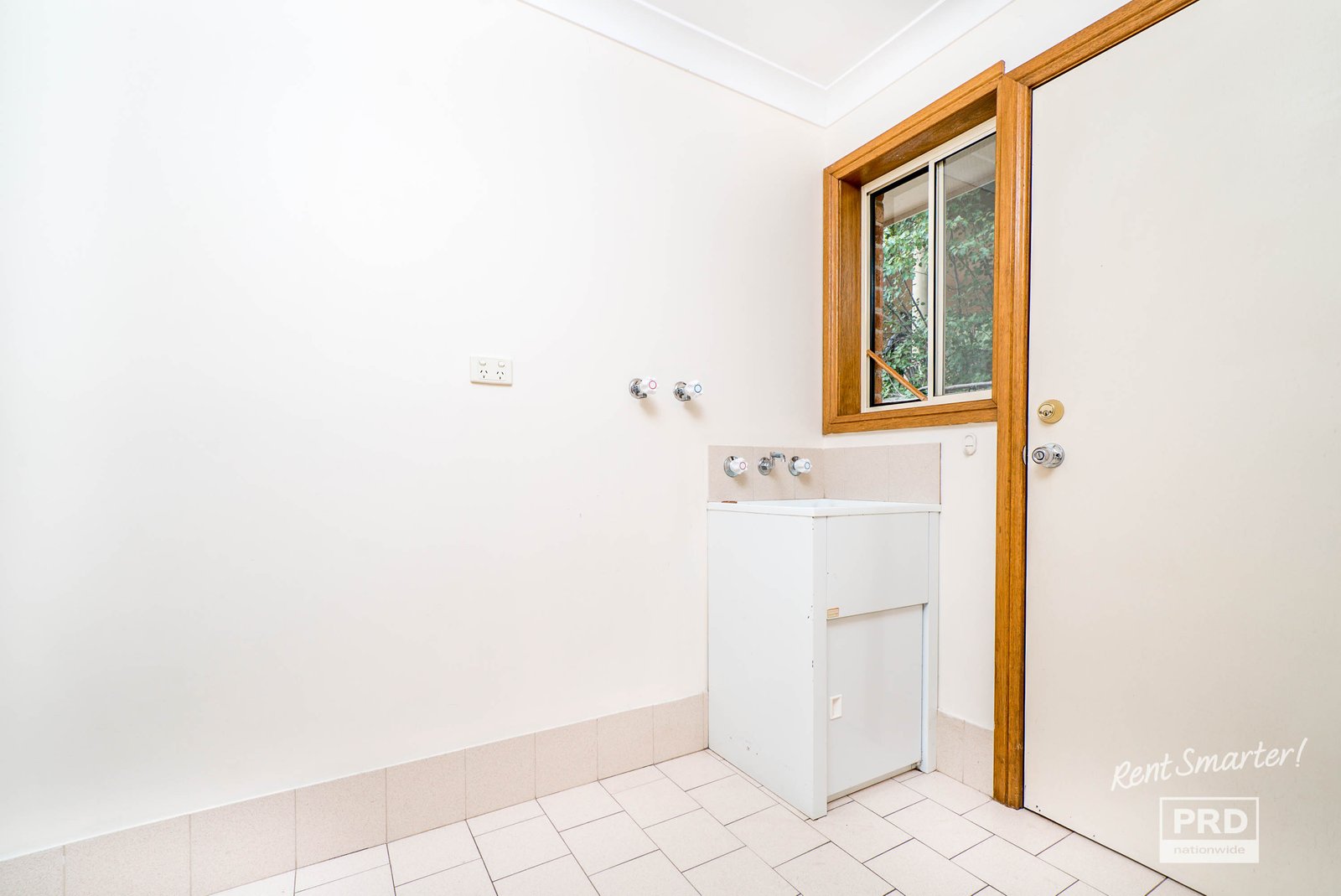2/1 Randall Street KOORINGAL 8
