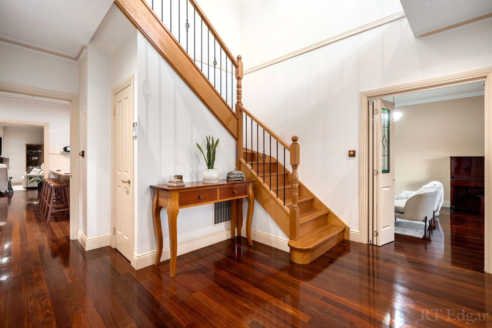 Real Estate and Property in 21 Redgum Court, Mill Park, VIC