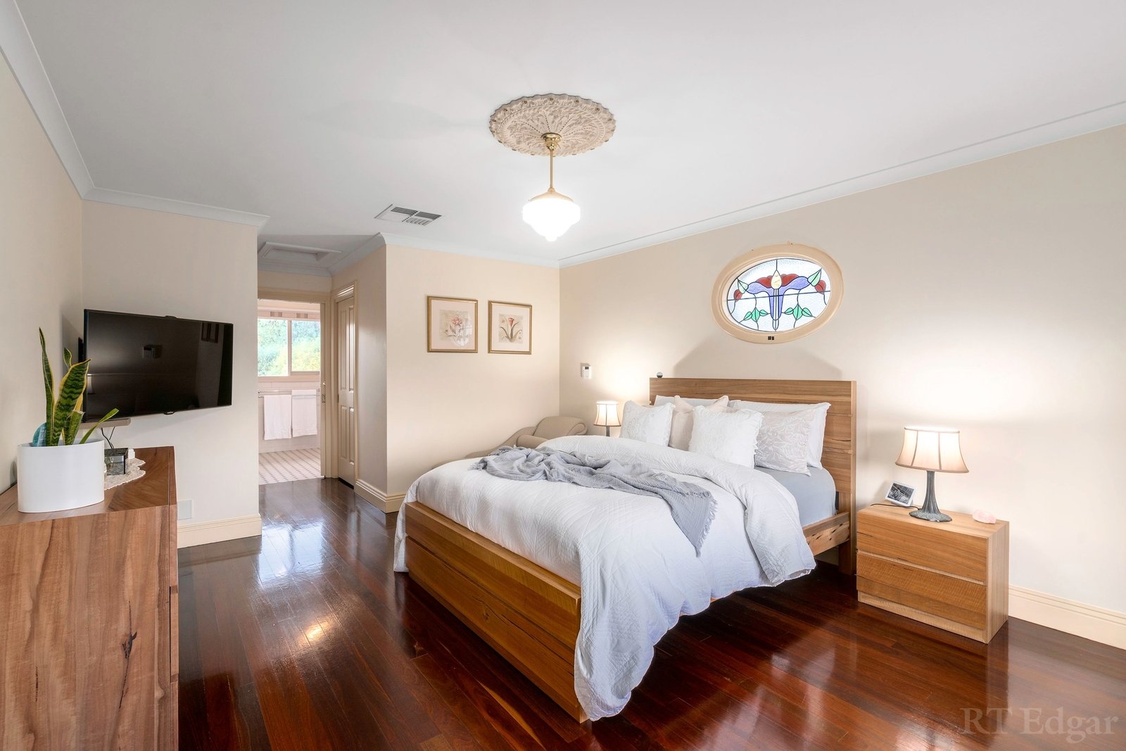 Real Estate and Property in 21 Redgum Court, Mill Park, VIC