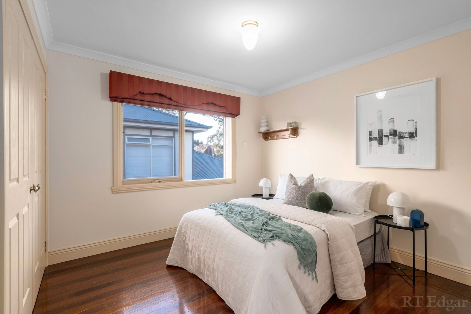 Real Estate and Property in 21 Redgum Court, Mill Park, VIC