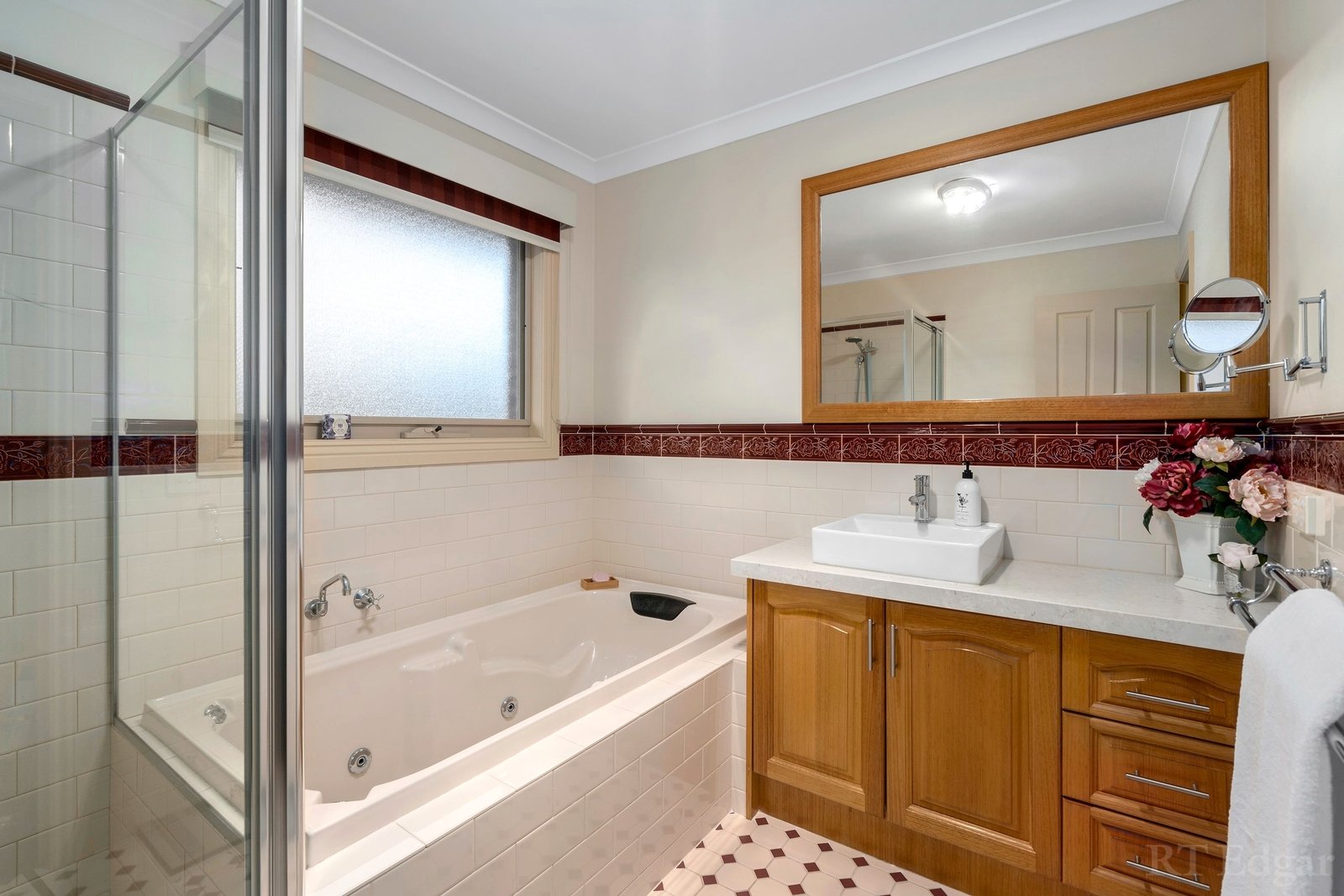 Real Estate and Property in 21 Redgum Court, Mill Park, VIC