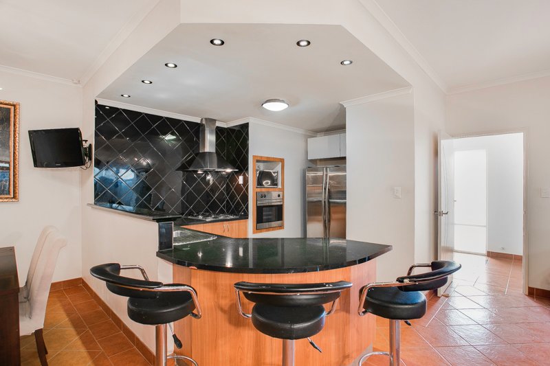 21 Reeves Entrance SUCCESS 10