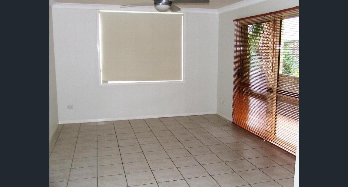 2/1 Rolan Court PALM BEACH 4