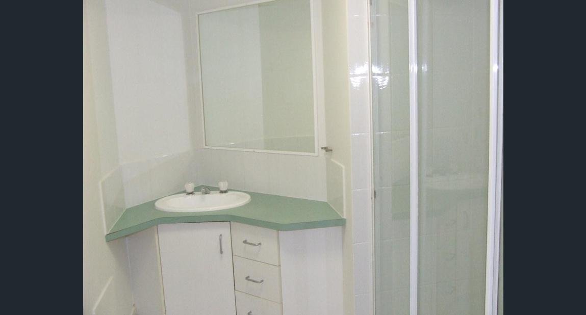 2/1 Rolan Court PALM BEACH 5