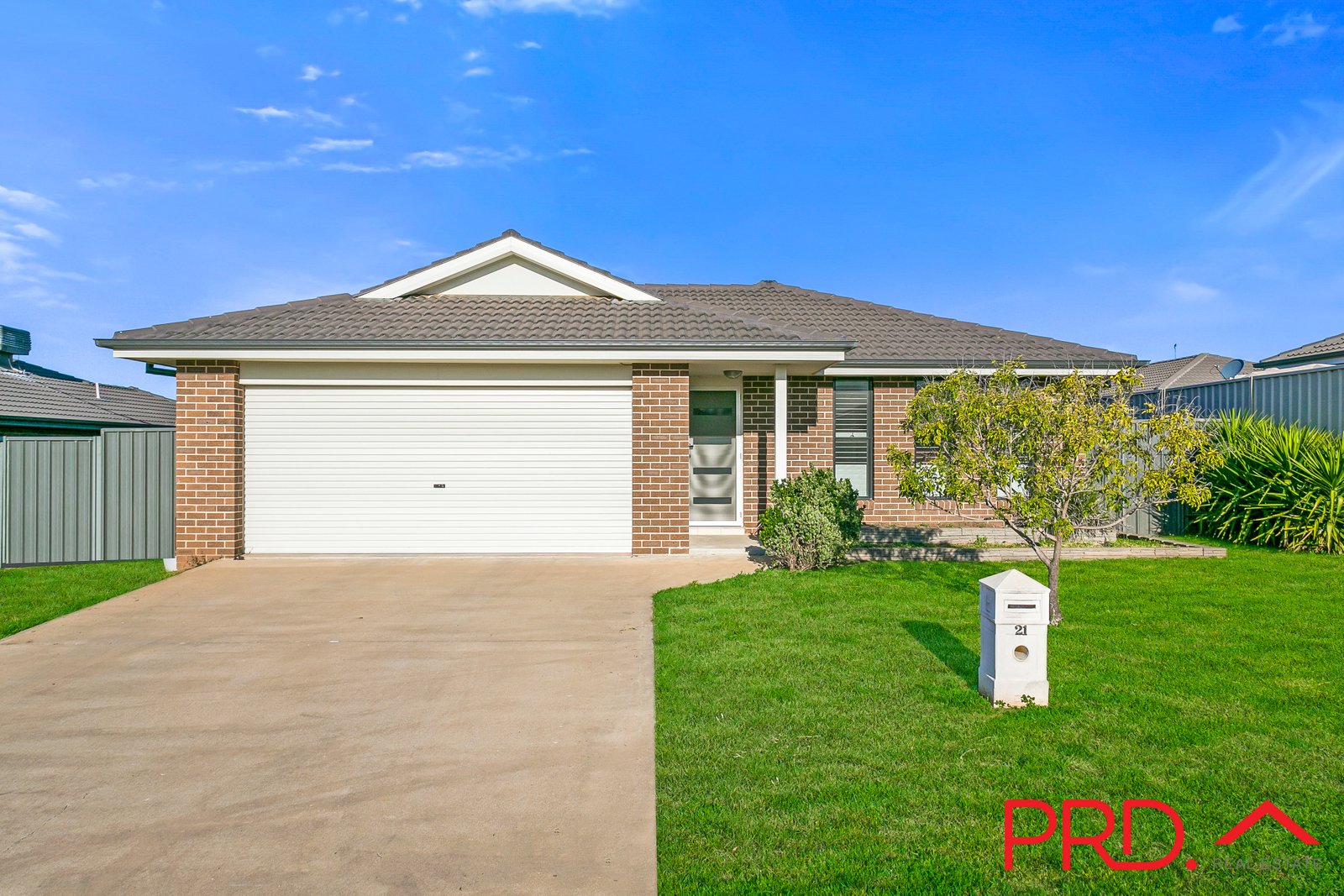 21 Rosella Avenue TAMWORTH 2