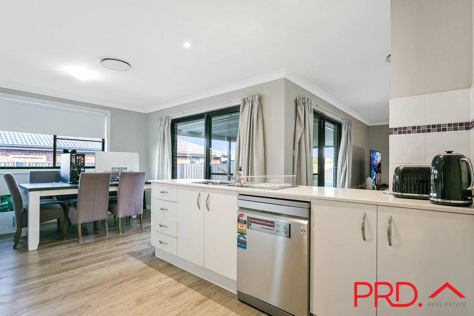 21 Rosella Avenue TAMWORTH 8