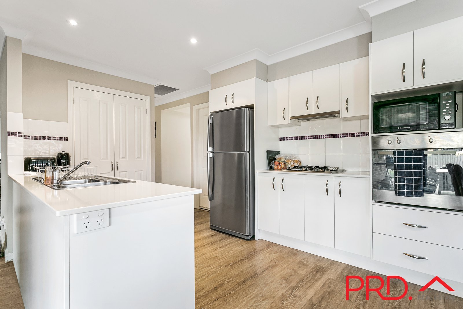 21 Rosella Avenue TAMWORTH 9