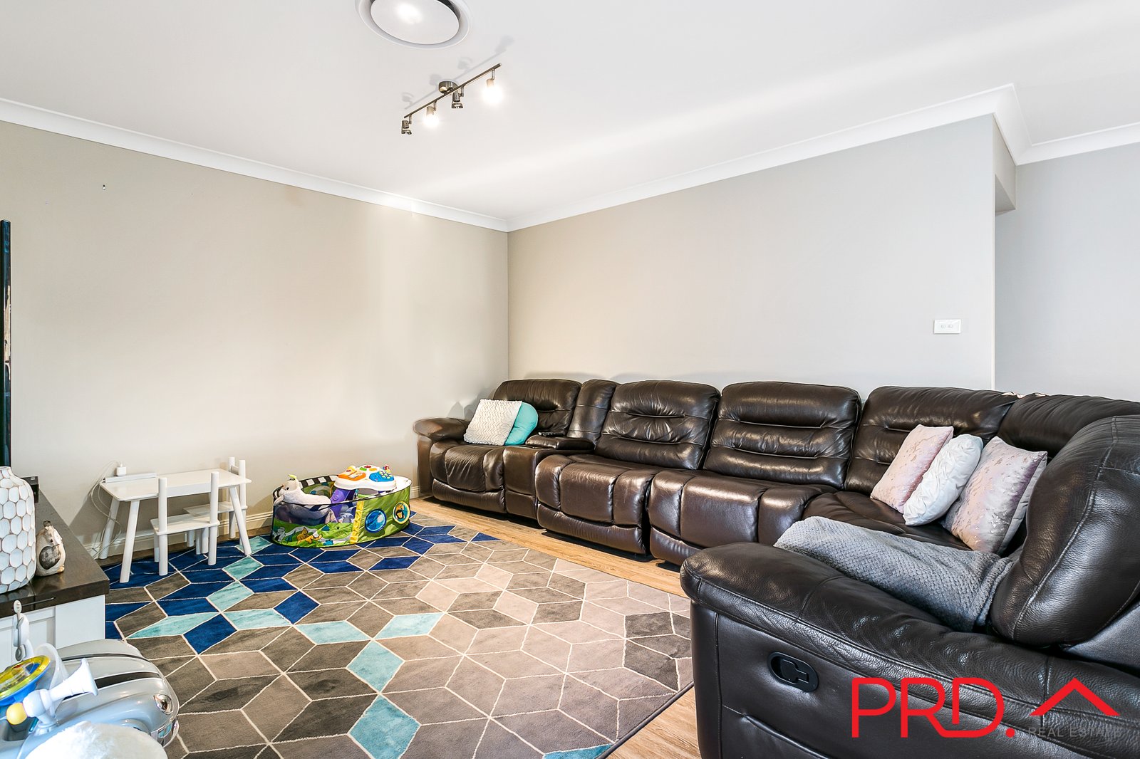 21 Rosella Avenue TAMWORTH 11