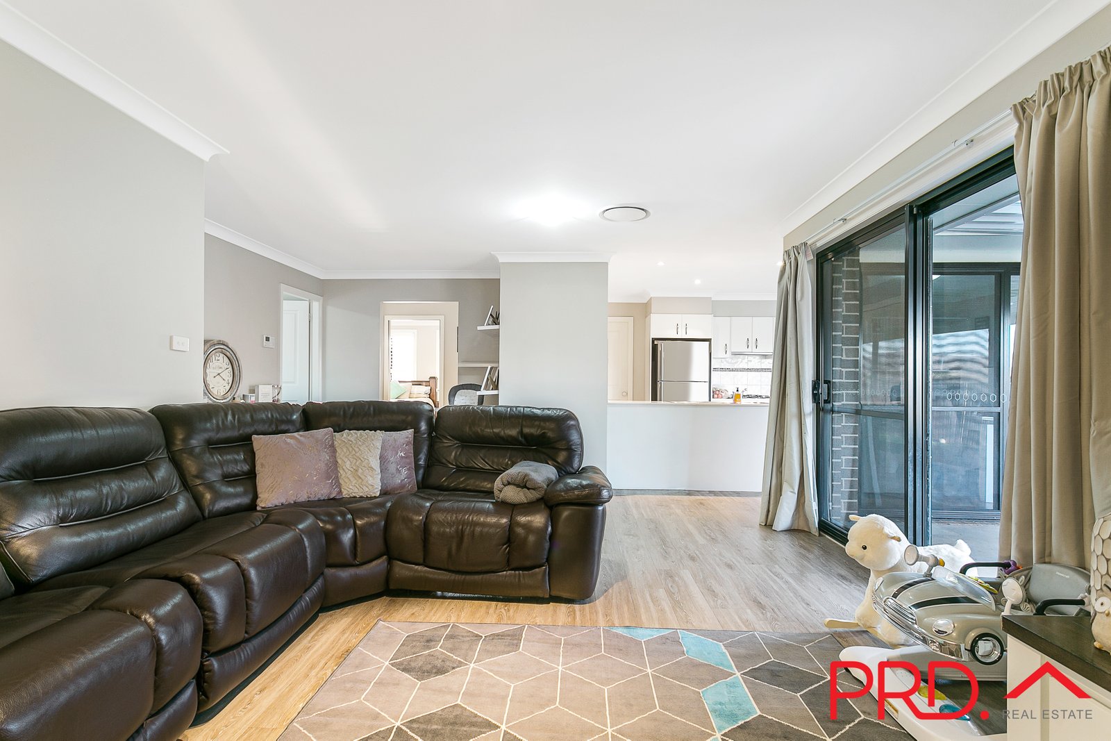 21 Rosella Avenue TAMWORTH 12