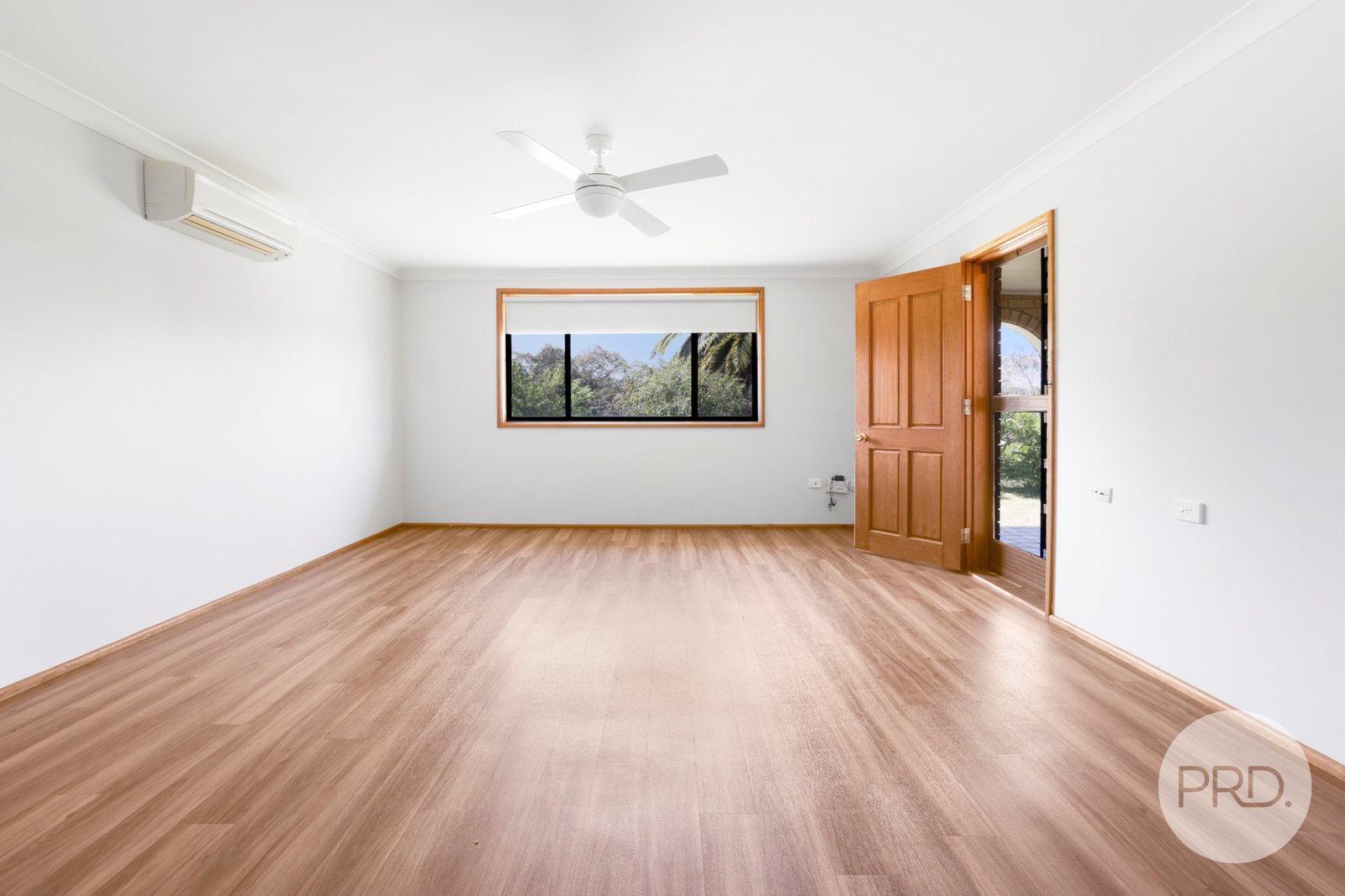 21 Roses Lane TINTINHULL 4