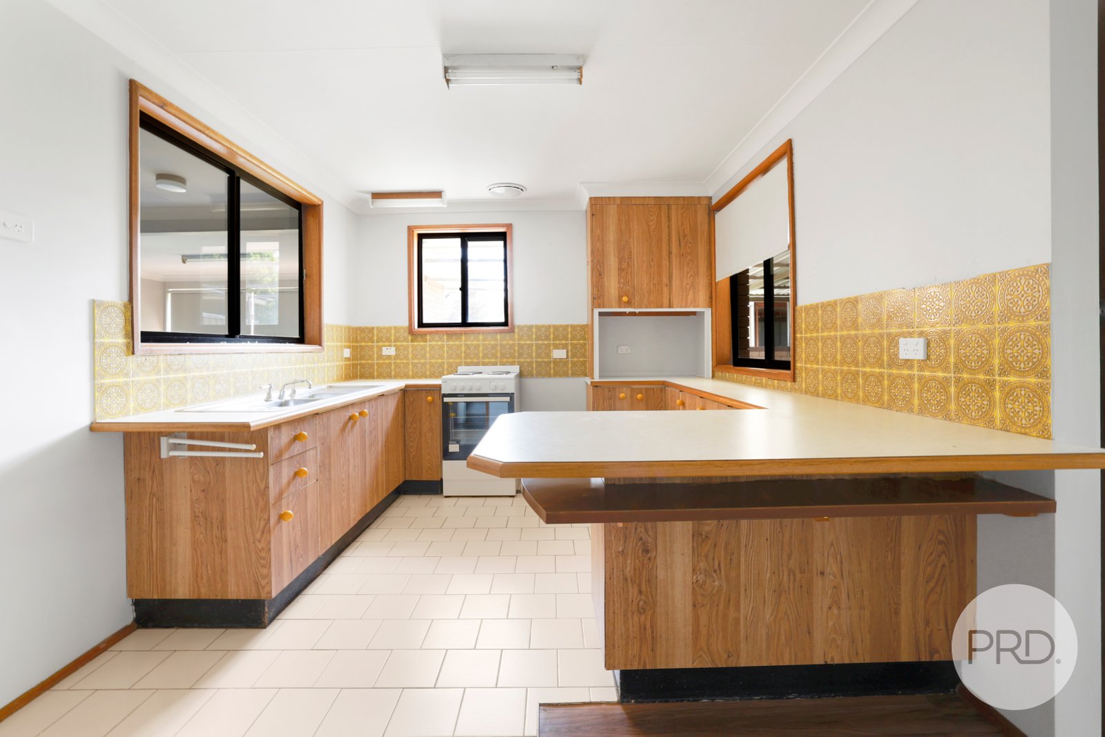 21 Roses Lane TINTINHULL 7