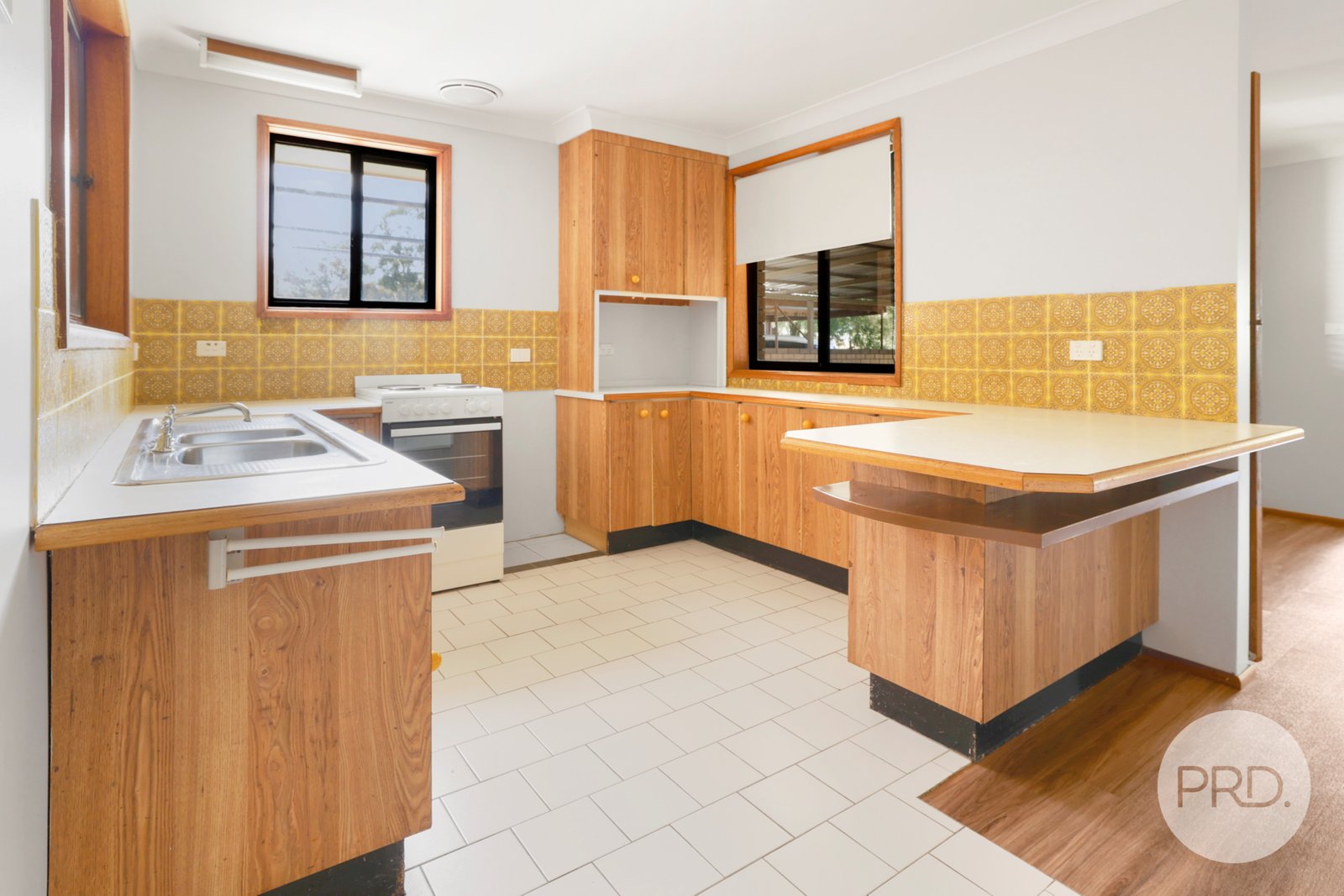 21 Roses Lane TINTINHULL 8