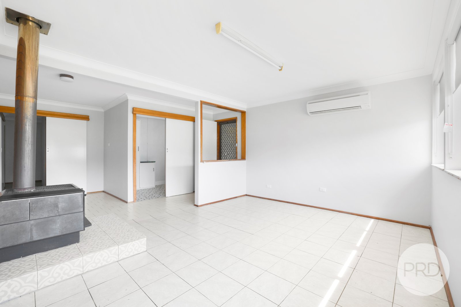 21 Roses Lane TINTINHULL 11