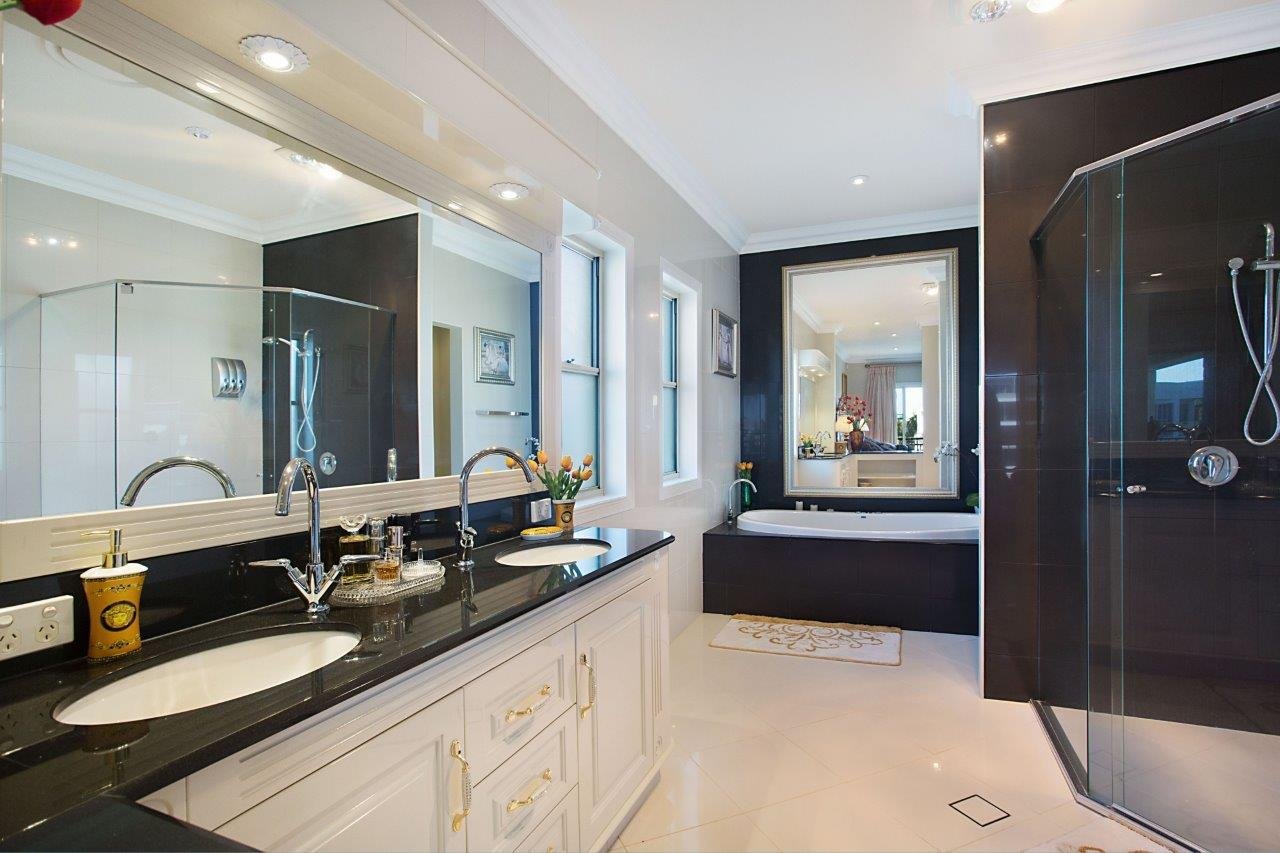 21 Royal Albert Crescent SOVEREIGN ISLANDS 13