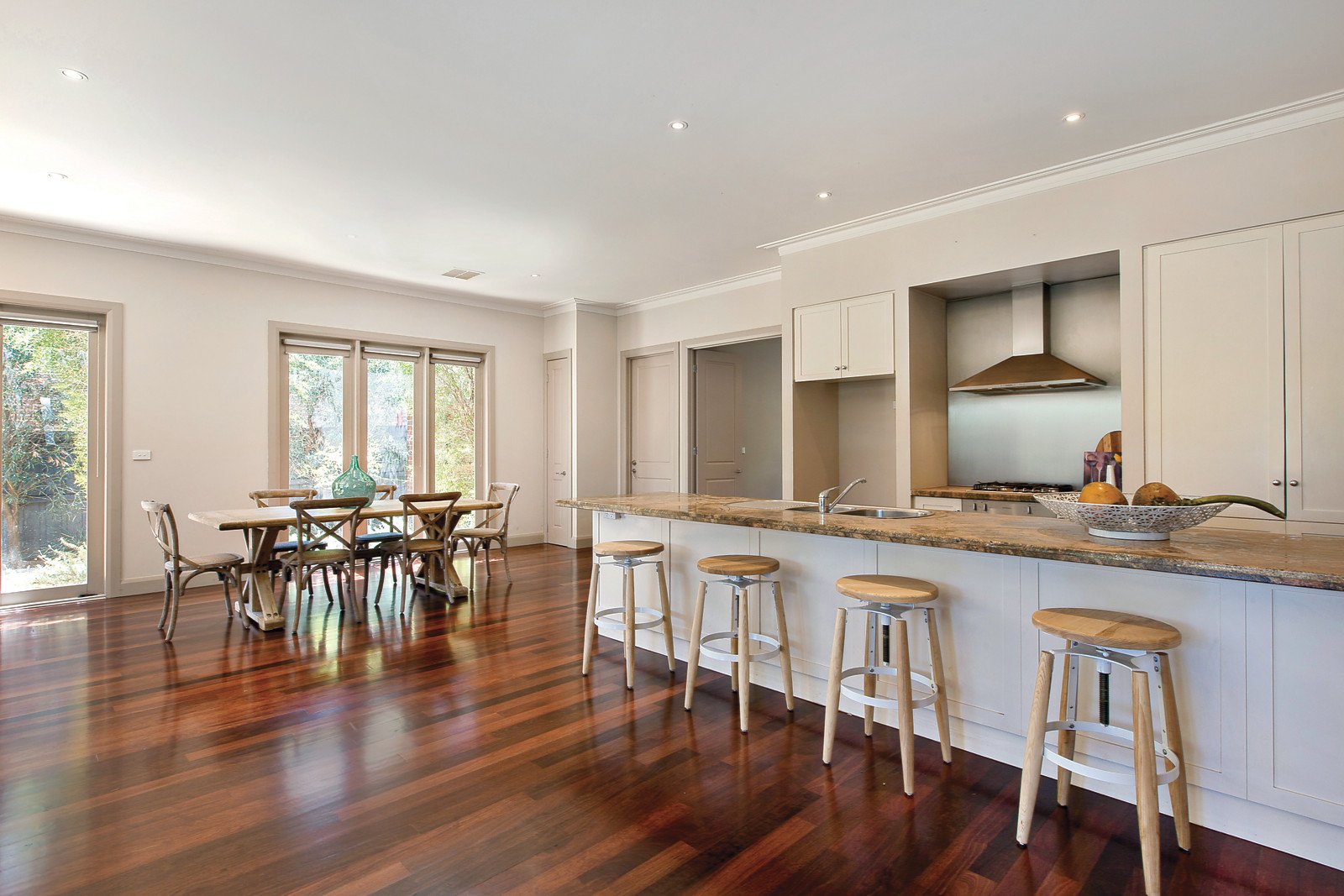 21 Royal Lane, Surrey Hills, VIC