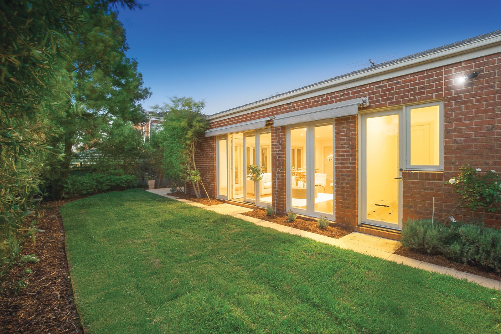 21 Royal Lane, Surrey Hills, VIC