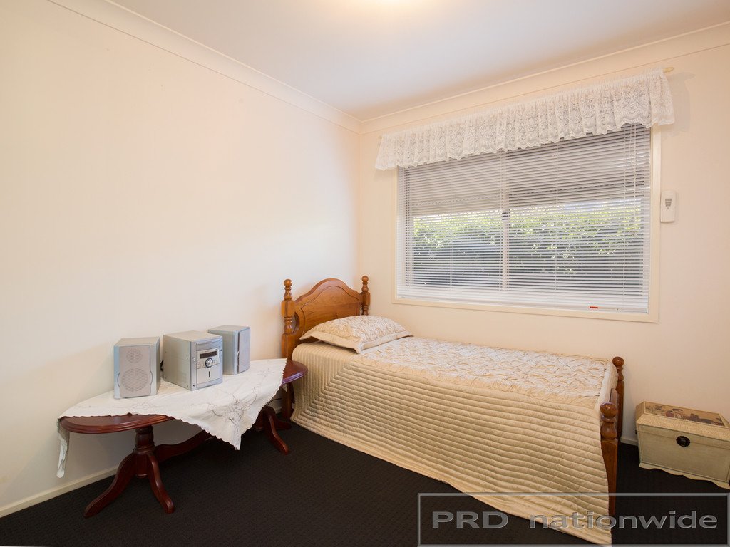 21 Royal Oak Avenue THORNTON 12