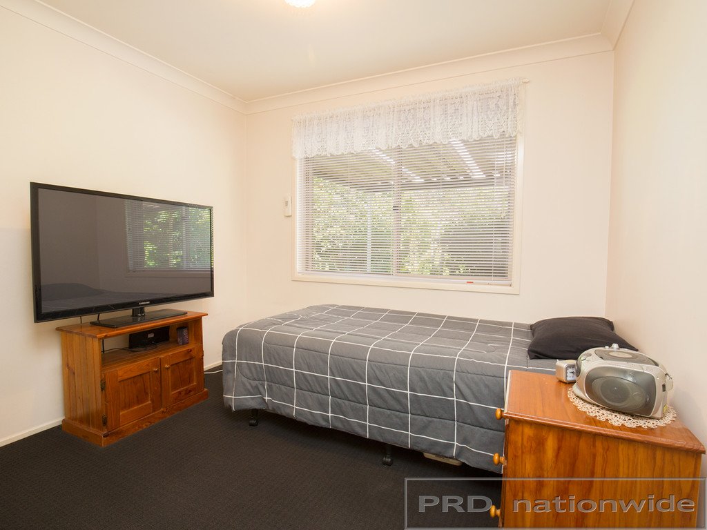 21 Royal Oak Avenue THORNTON 14