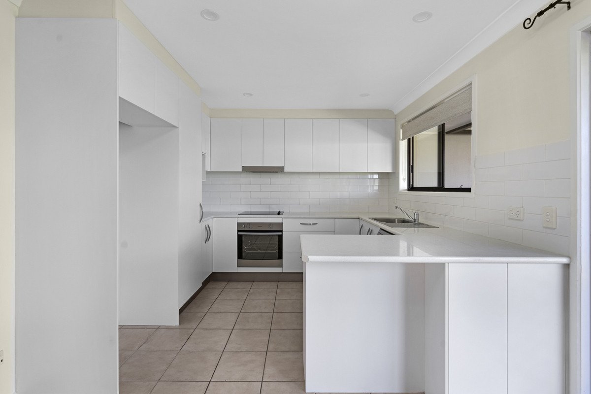 2/1 Russell Court MIAMI 2