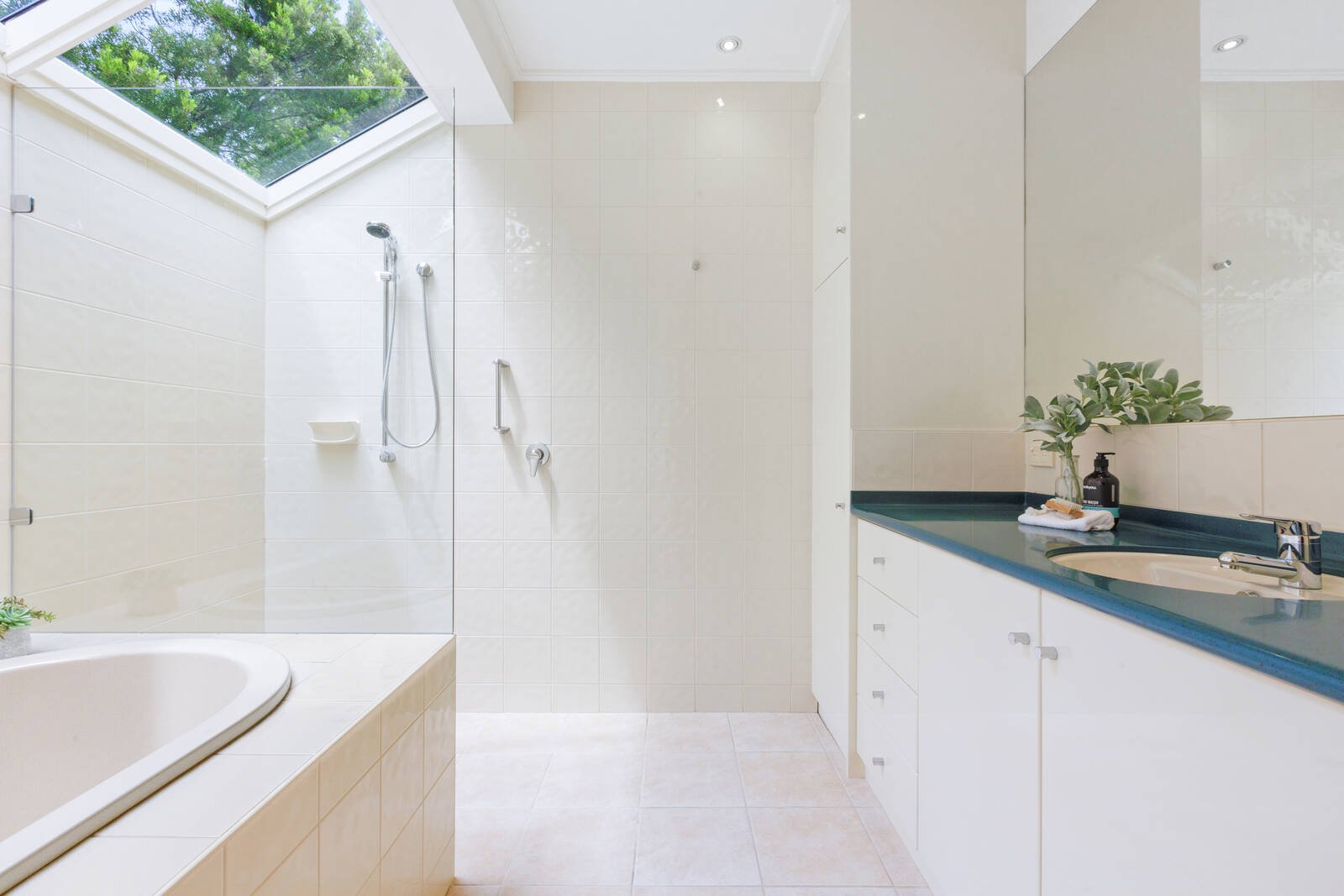 Real Estate and Property in 21 Saldanna Way, Sorrento, VIC