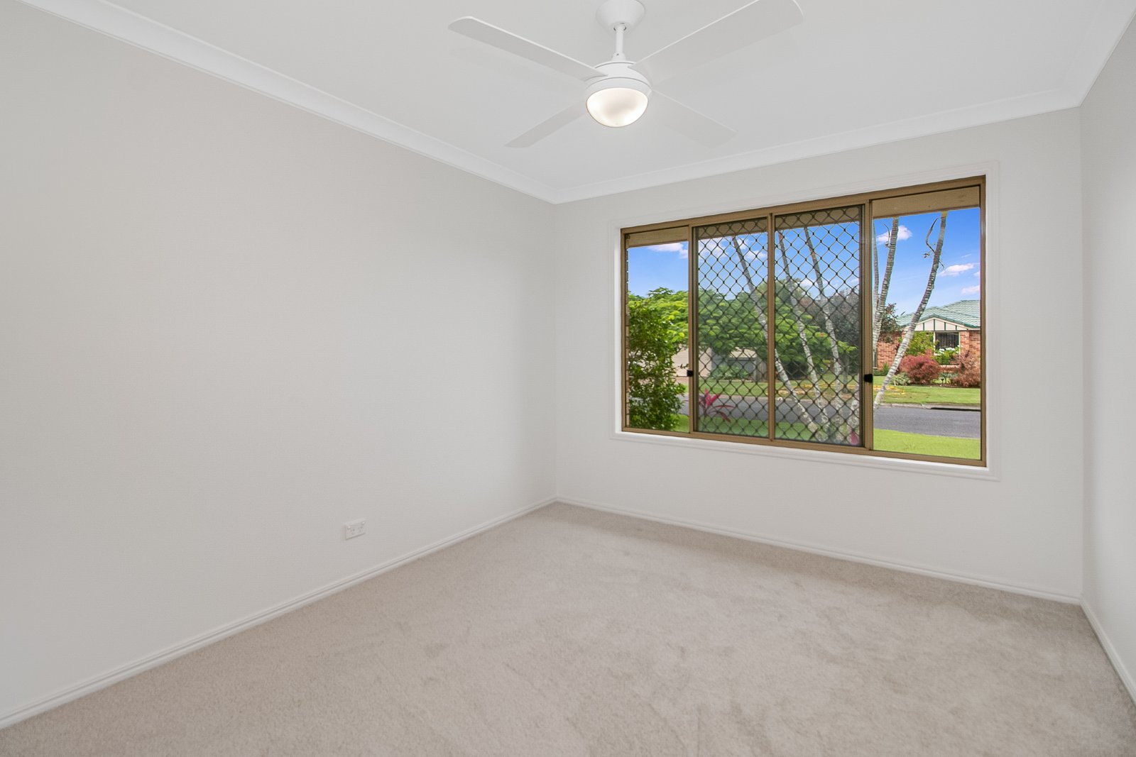 2/1 Sandbank Place KINGSCLIFF 7